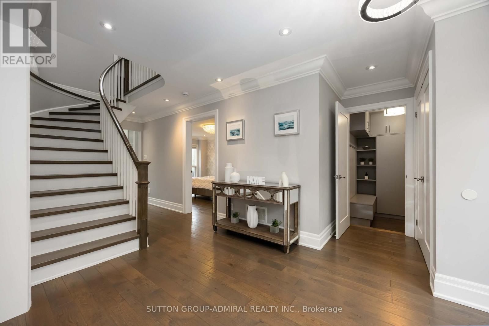Photo 13 of 455 Doyle Court, Newmarket ON