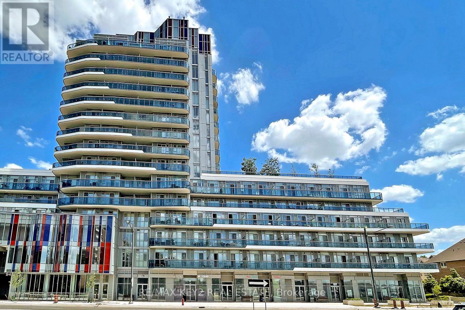 Photo 16 of 735 9471 Yonge Street, Richmond Hill ON
