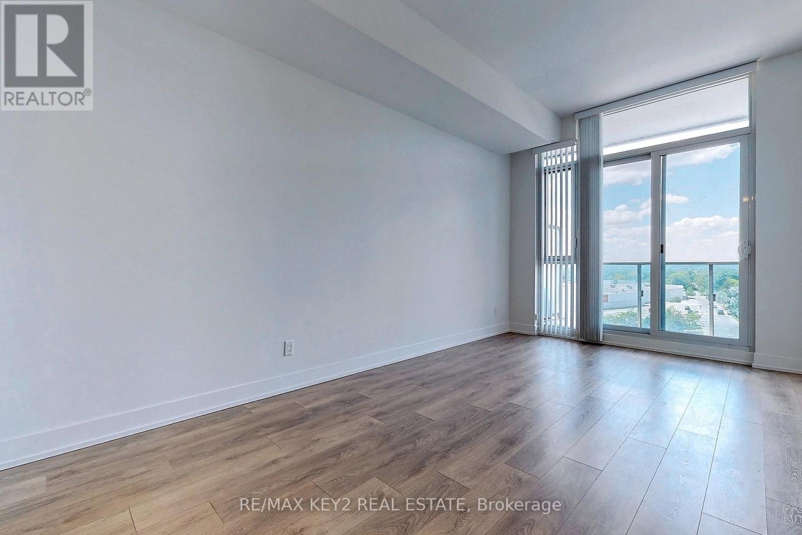 Photo 24 of 735 9471 Yonge Street, Richmond Hill ON