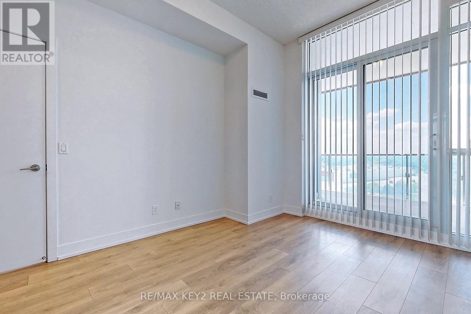 Photo 33 of 735 9471 Yonge Street, Richmond Hill ON