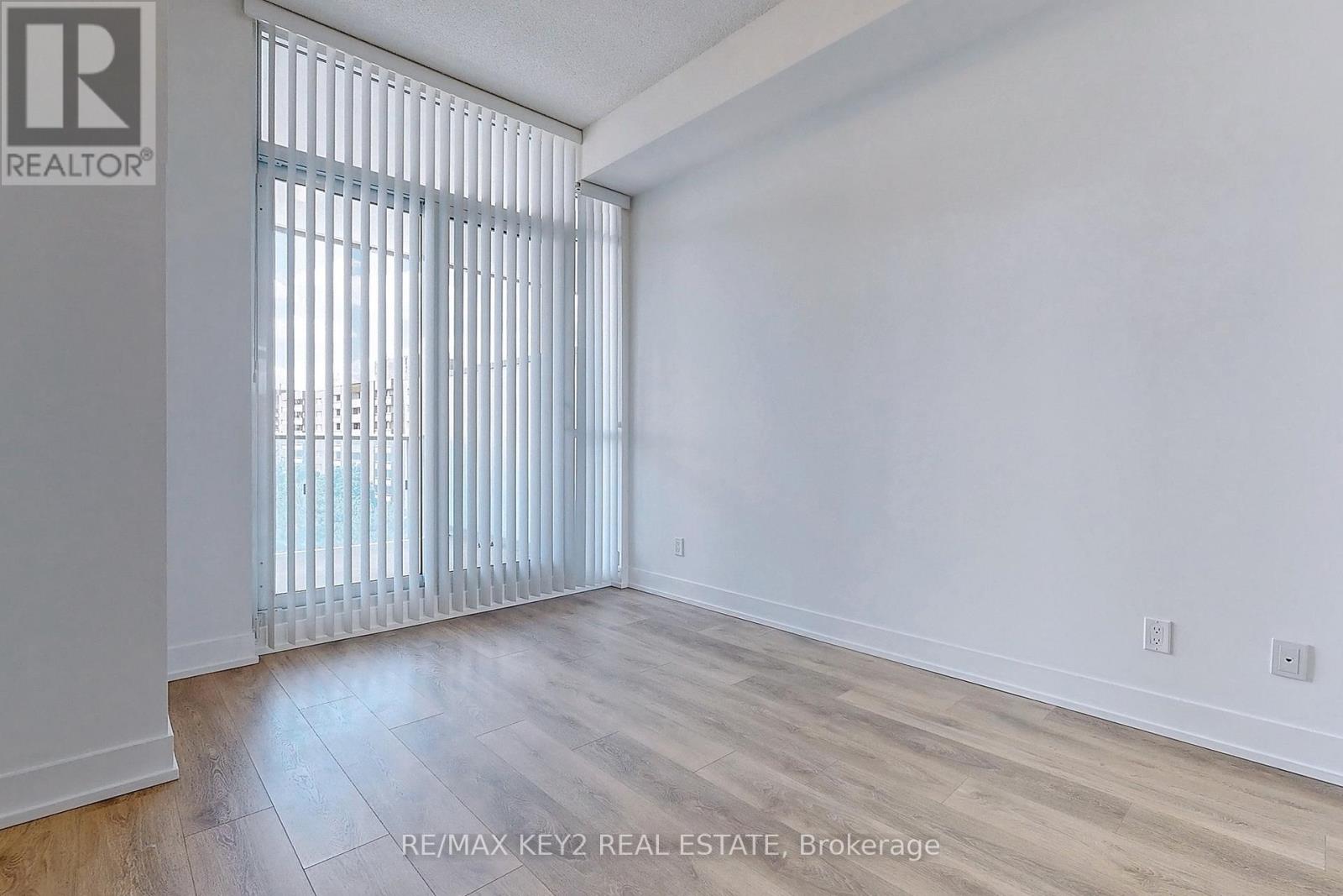 Photo 40 of 735 9471 Yonge Street, Richmond Hill ON