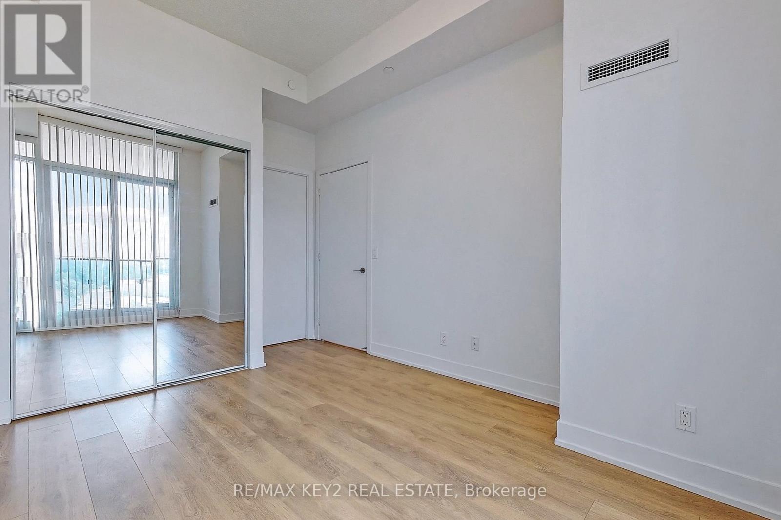 Photo 34 of 735 9471 Yonge Street, Richmond Hill ON