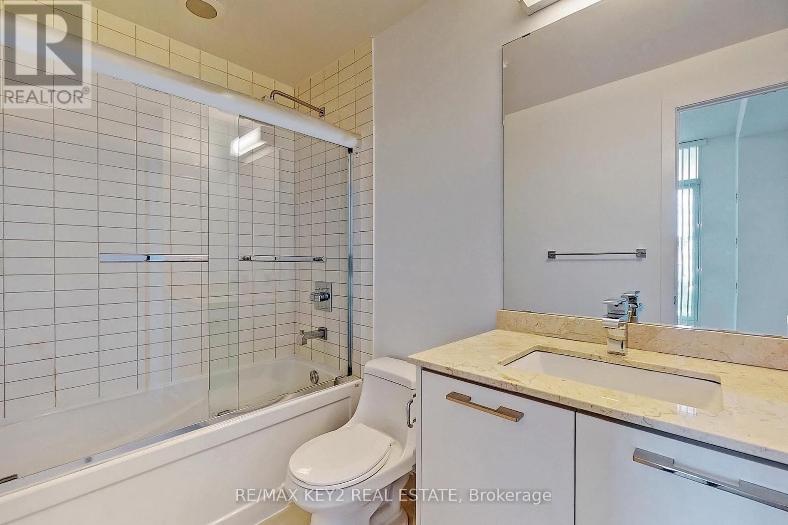 Photo 8 of 735 9471 Yonge Street, Richmond Hill ON