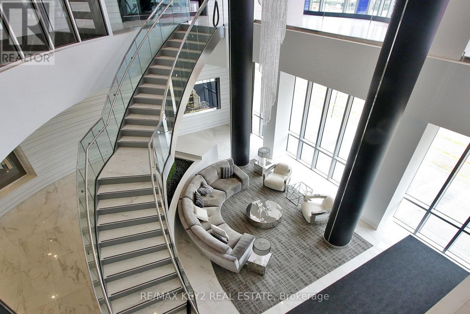 Photo 14 of 735 9471 Yonge Street, Richmond Hill ON
