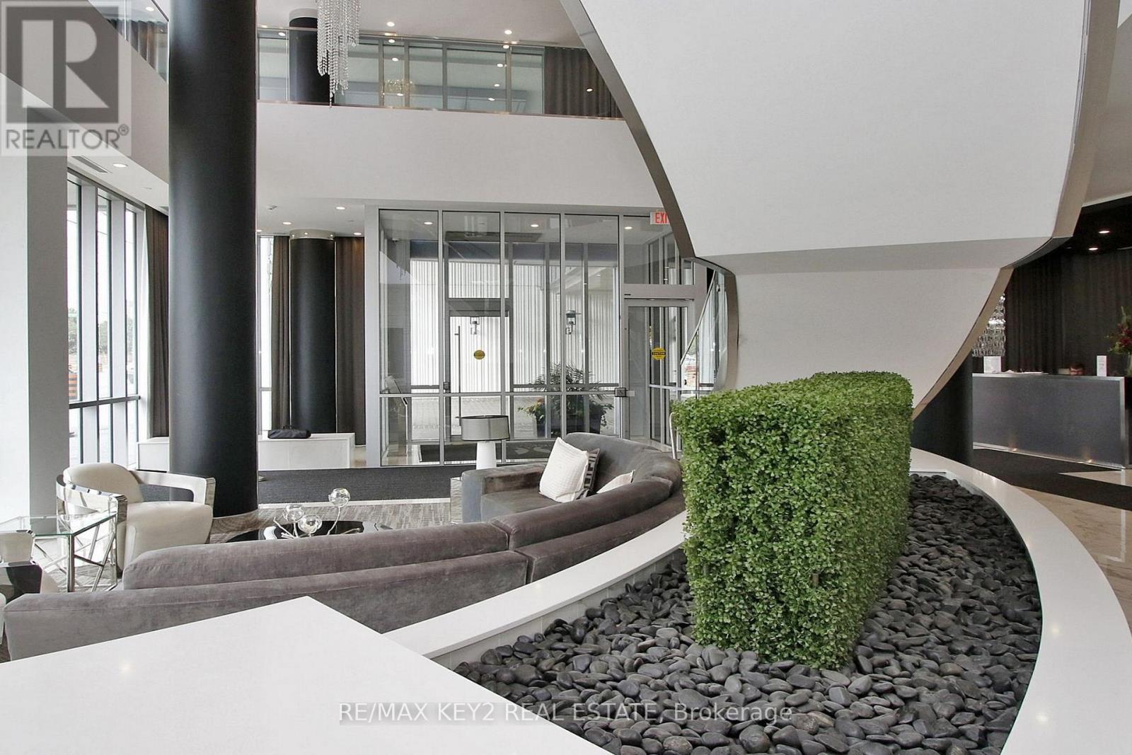 Photo 37 of 735 9471 Yonge Street, Richmond Hill ON