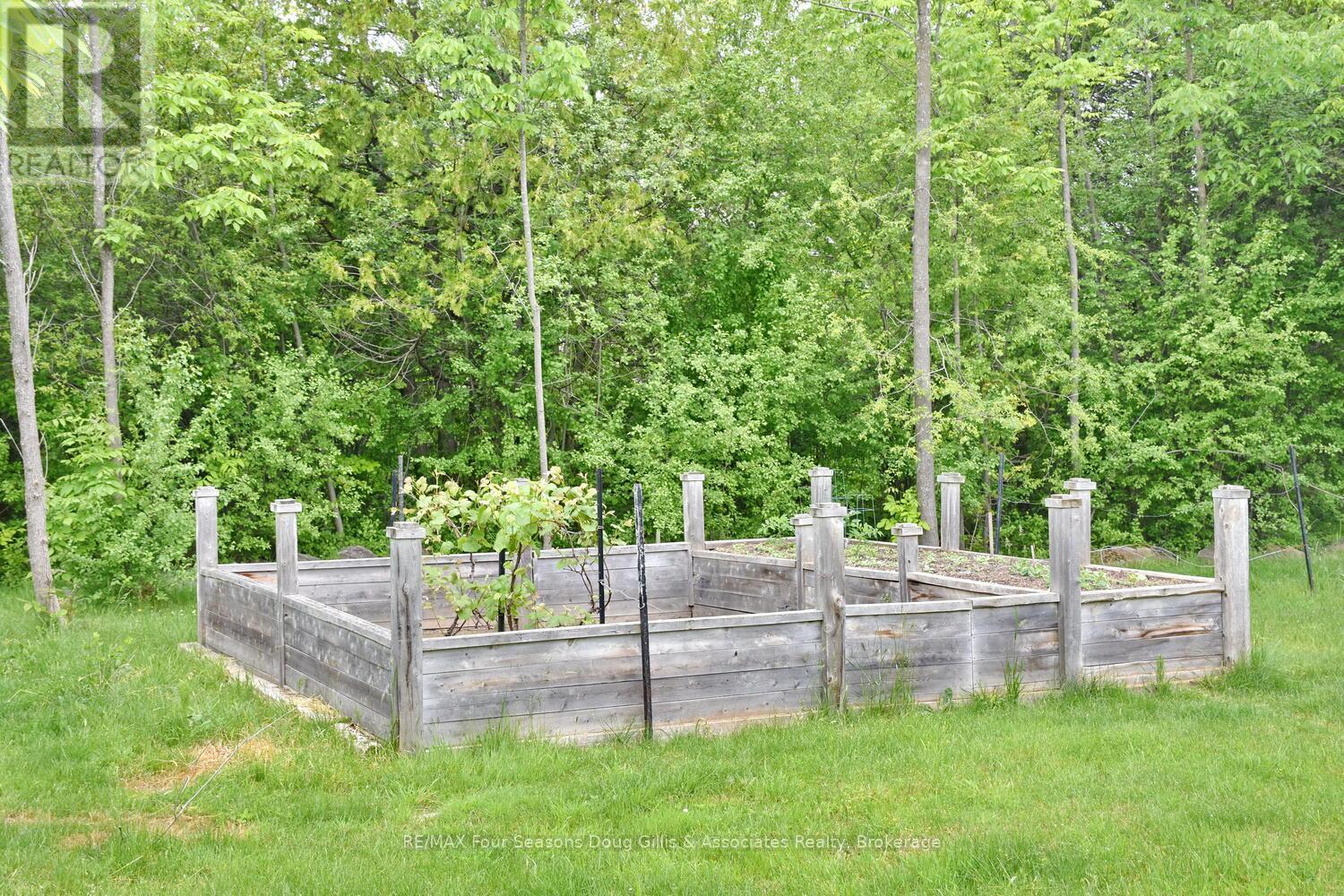 Photo 2 of 135 Algonquin Drive, Meaford ON