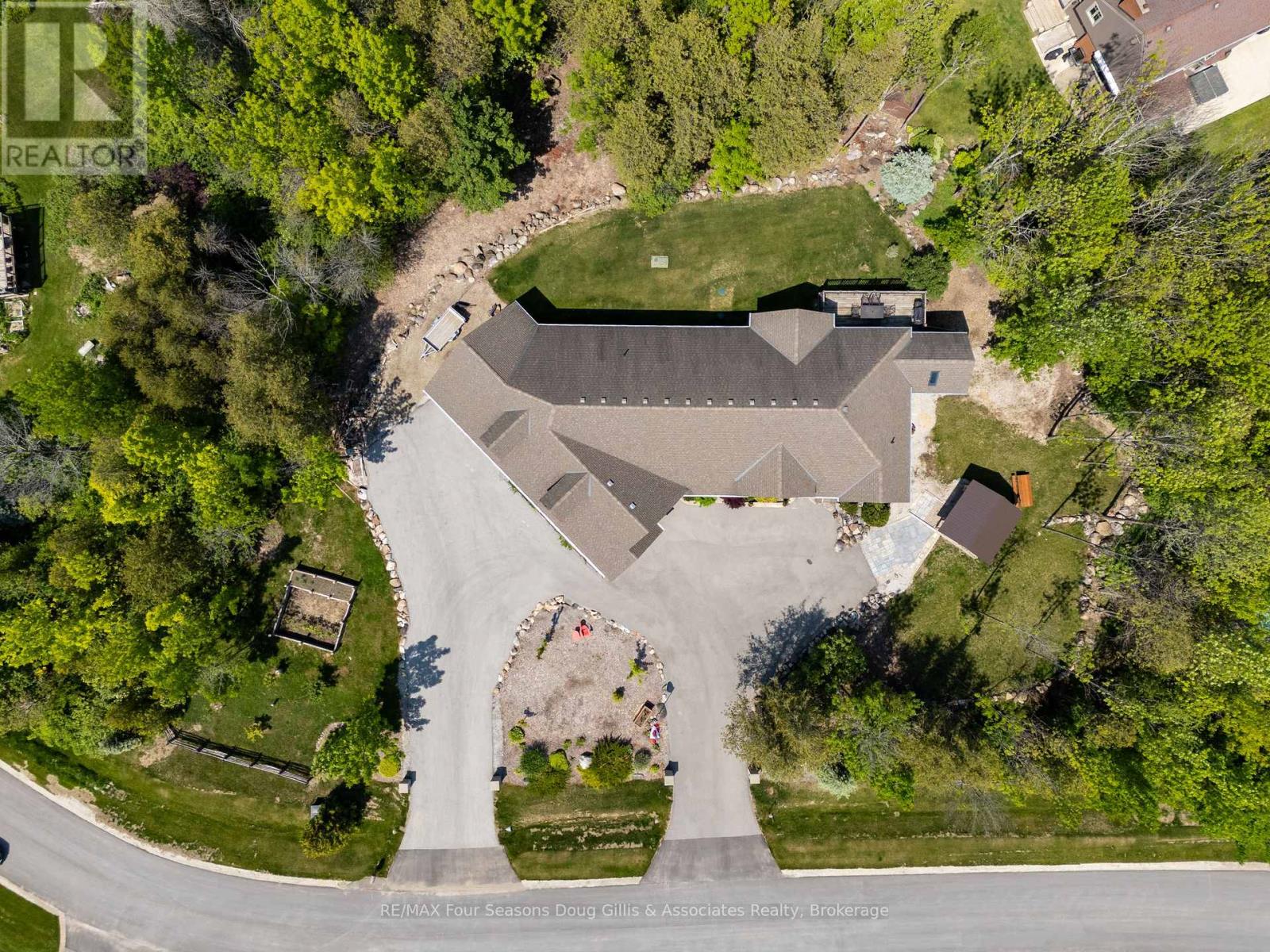 Photo 24 of 135 Algonquin Drive, Meaford ON