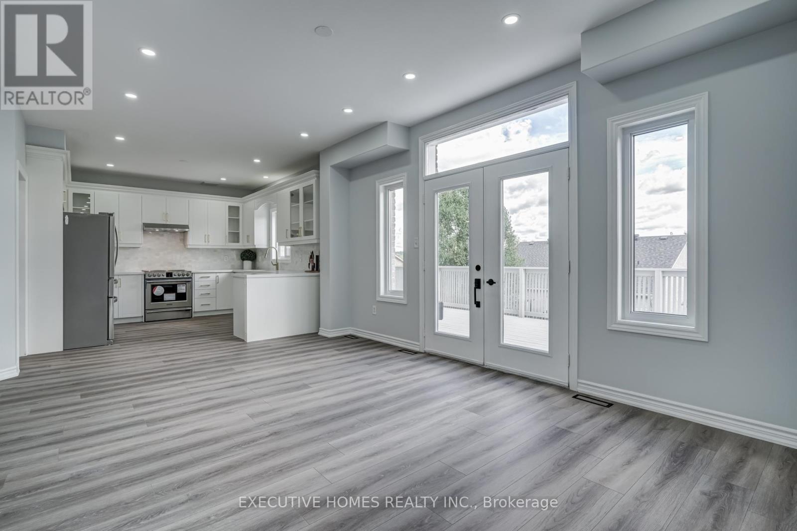 Photo 28 of 254 Livingstone Street E, Barrie ON