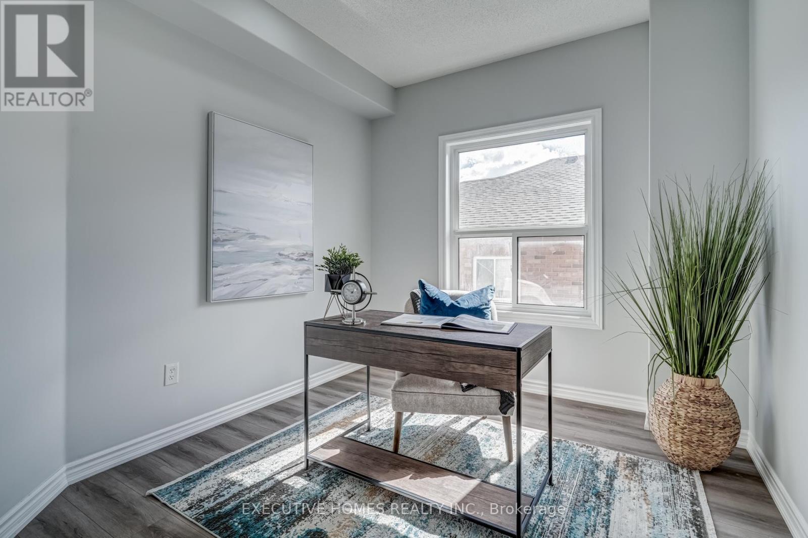 Photo 16 of 254 Livingstone Street E, Barrie ON