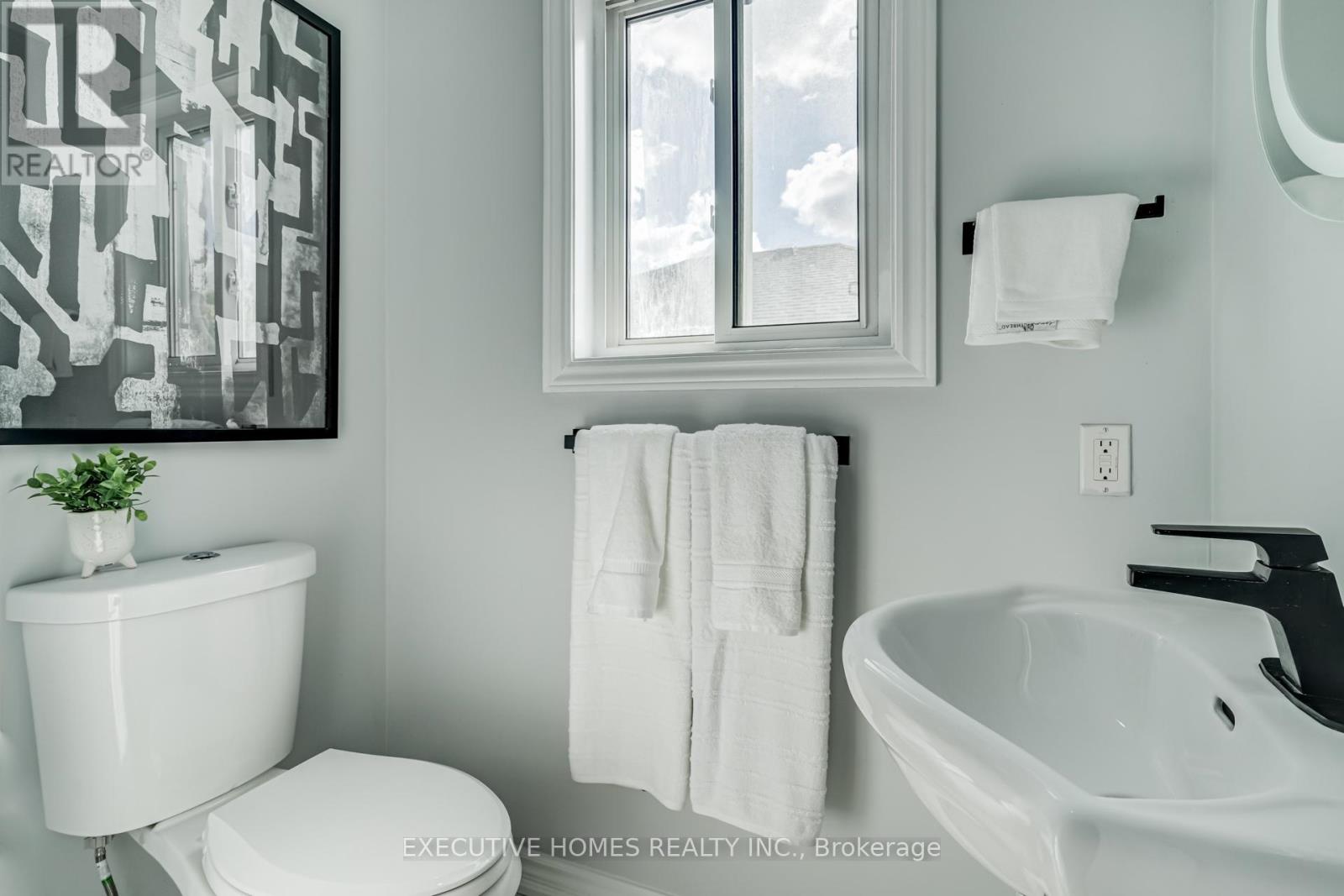 Photo 27 of 254 Livingstone Street E, Barrie ON