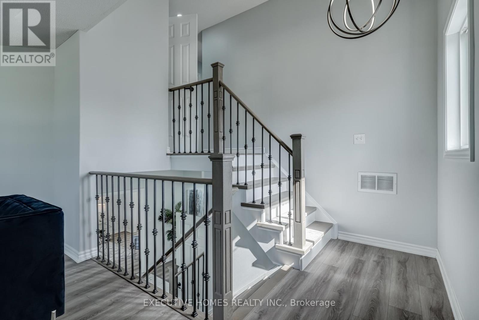 Photo 1 of 254 Livingstone Street E, Barrie ON