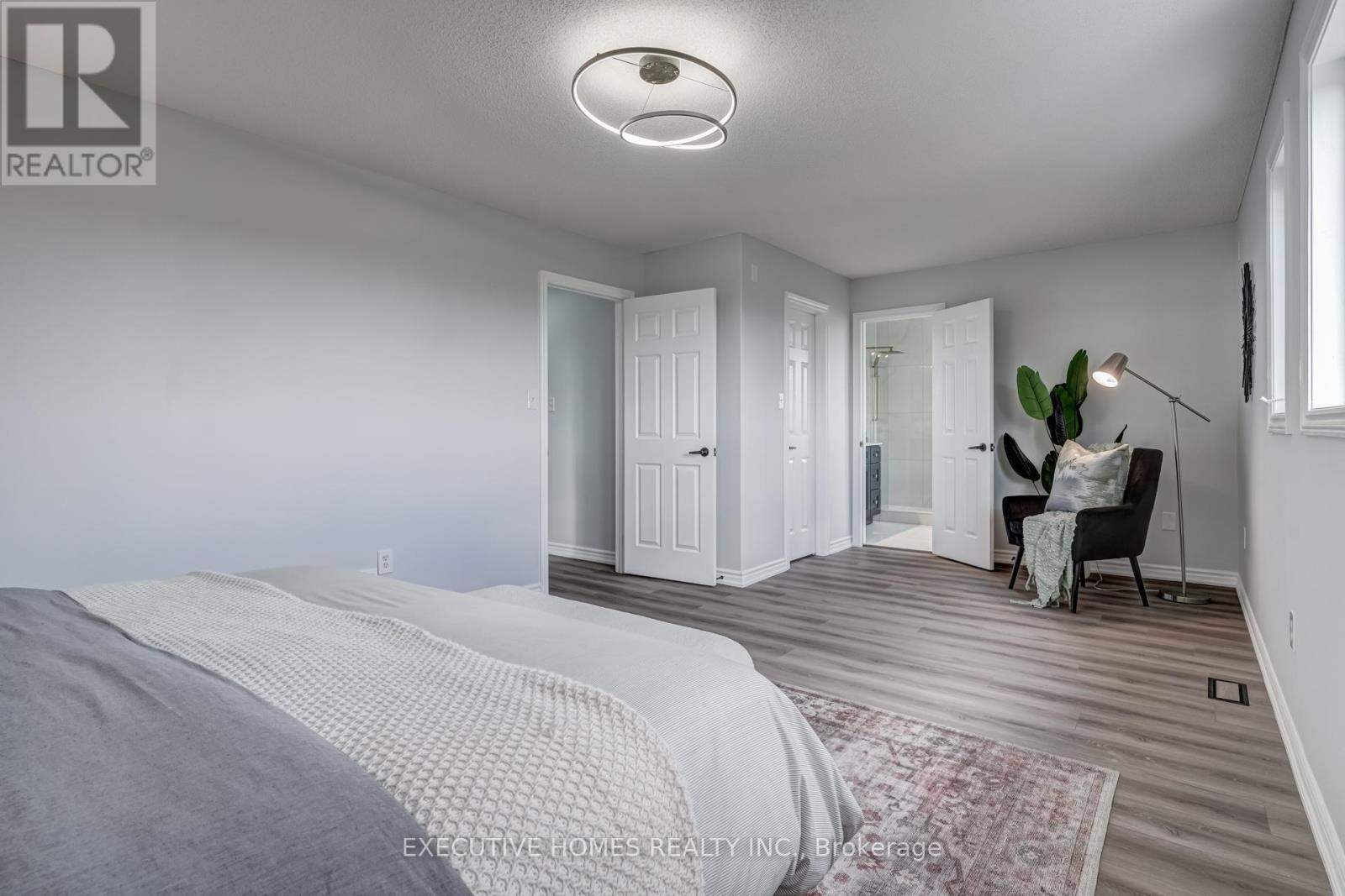 Photo 11 of 254 Livingstone Street E, Barrie ON