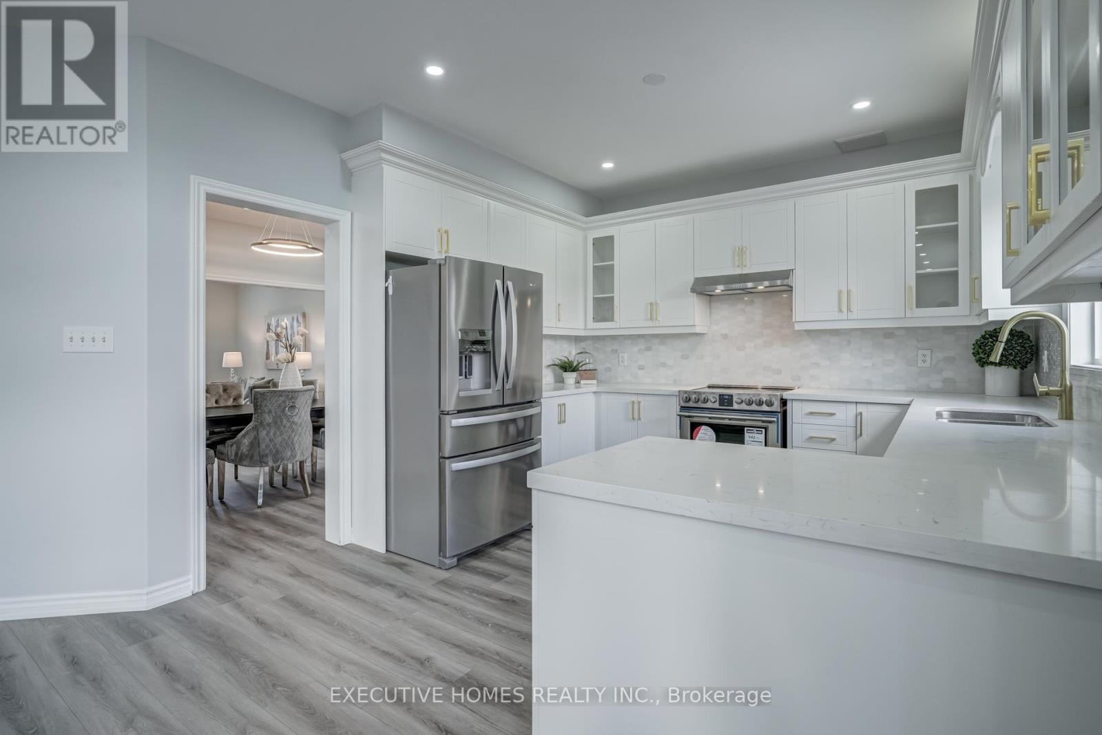 Photo 12 of 254 Livingstone Street E, Barrie ON
