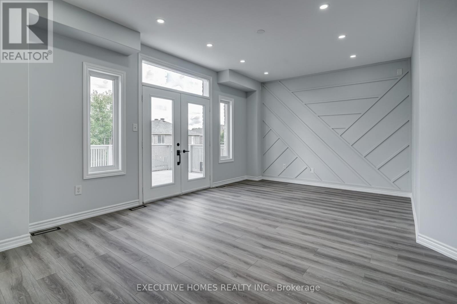 Photo 17 of 254 Livingstone Street E, Barrie ON