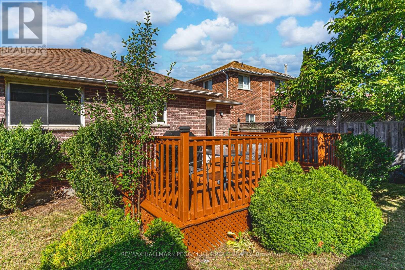 Photo 12 of 10 Stephanie Lane, Barrie ON