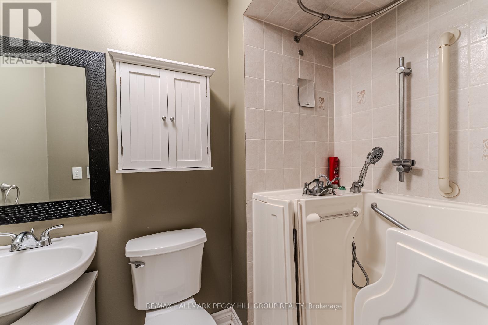 Photo 16 of 10 Stephanie Lane, Barrie ON