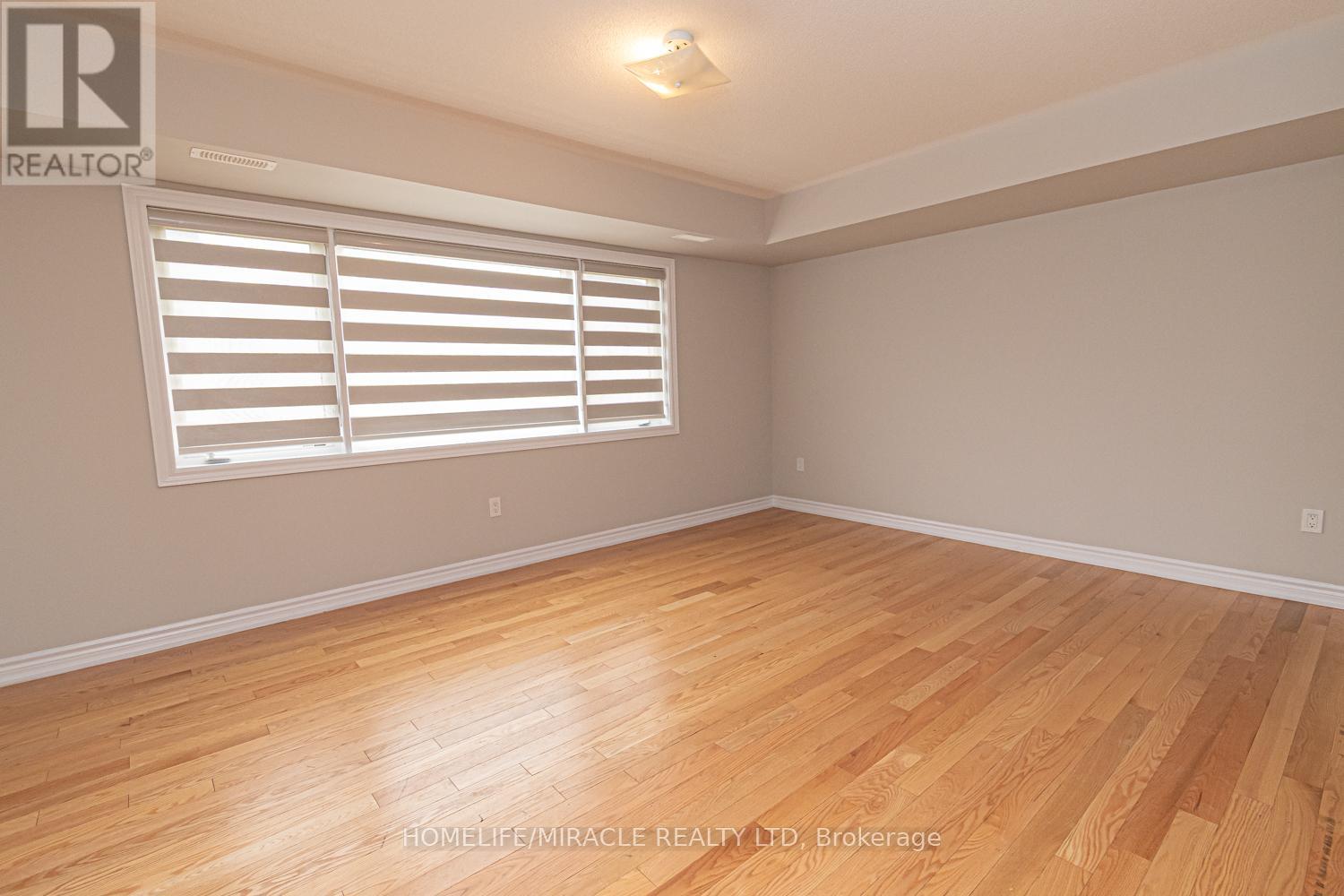 Photo 4 of 35 Bannister Road, Barrie ON