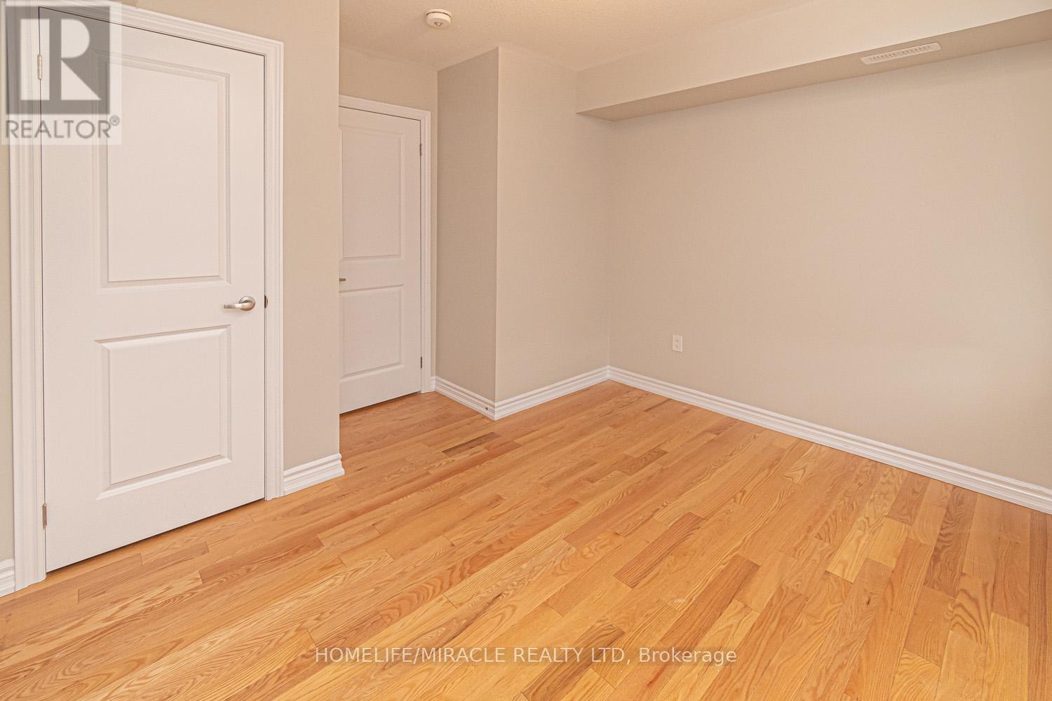 Photo 17 of 35 Bannister Road, Barrie ON