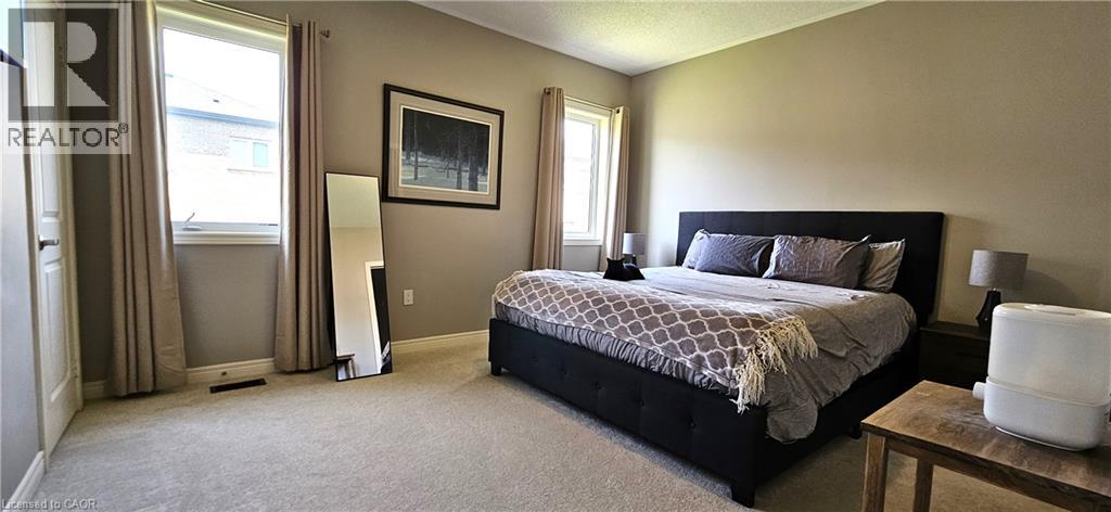 Photo 7 of 11 Gledhill Crescent, Cambridge ON