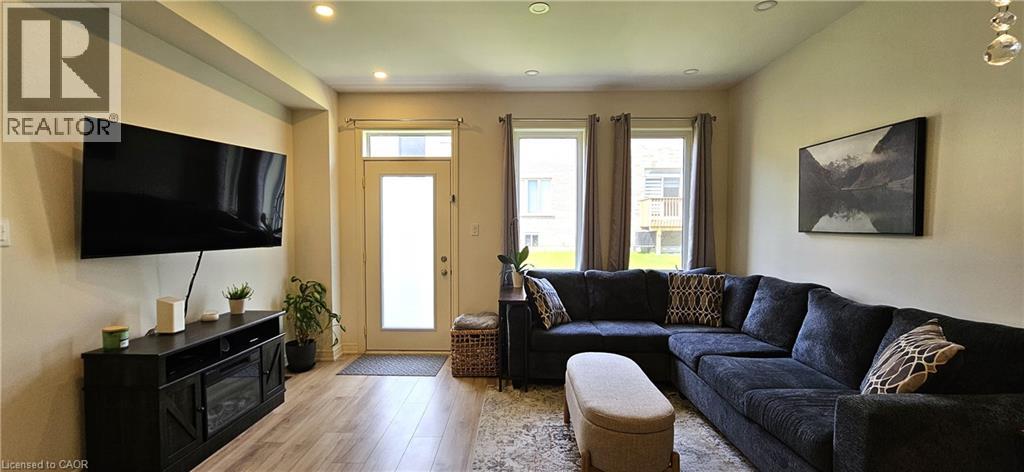 Photo 6 of 11 Gledhill Crescent, Cambridge ON