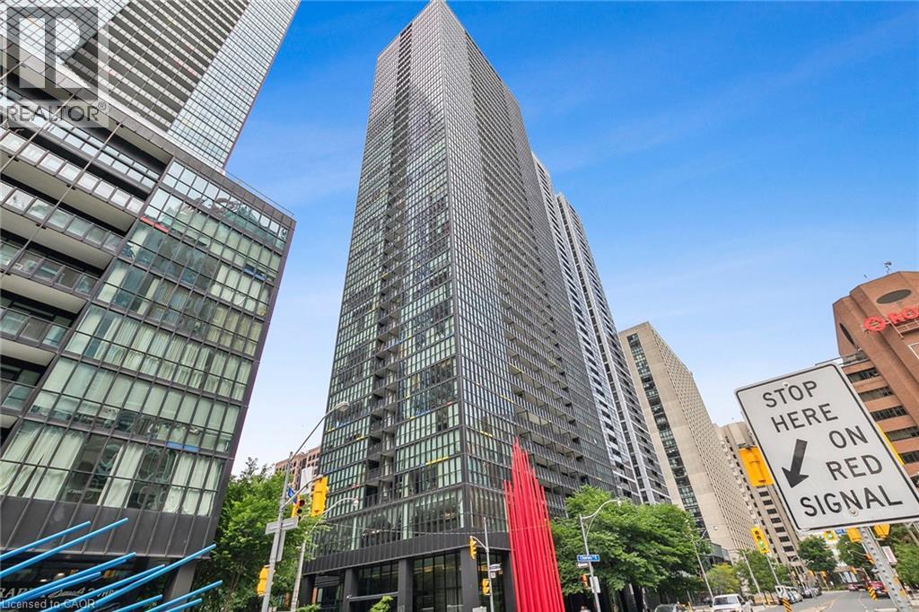 Photo 10 of 110 Charles Street E Unit 2604, Toronto ON
