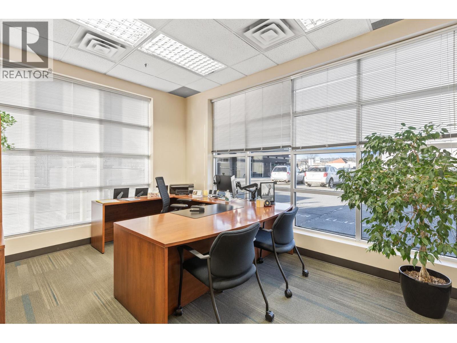 100 1674 Bertram Street, Kelowna