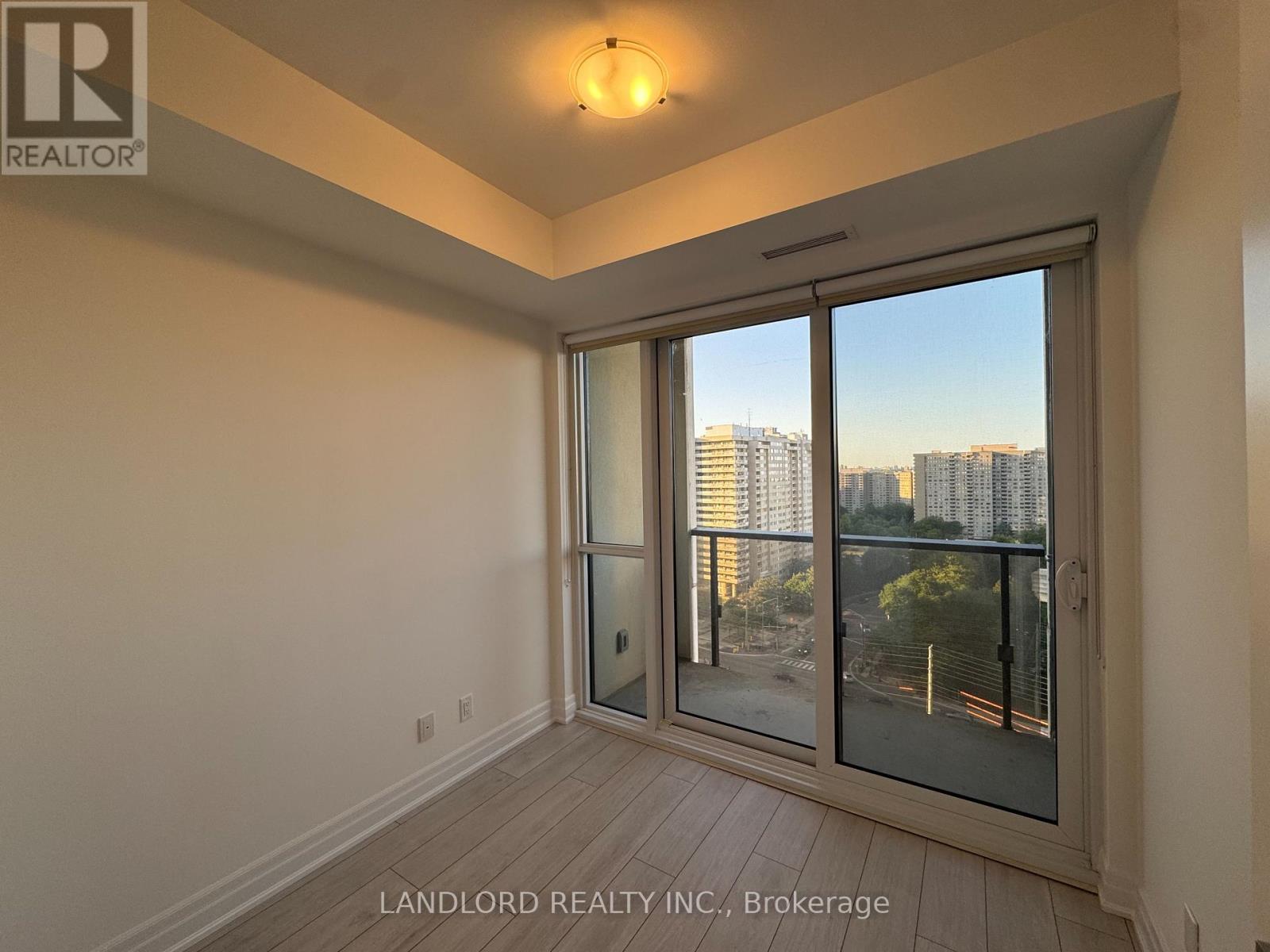 Photo 23 of 1204 30 Elm Drive W, Mississauga ON