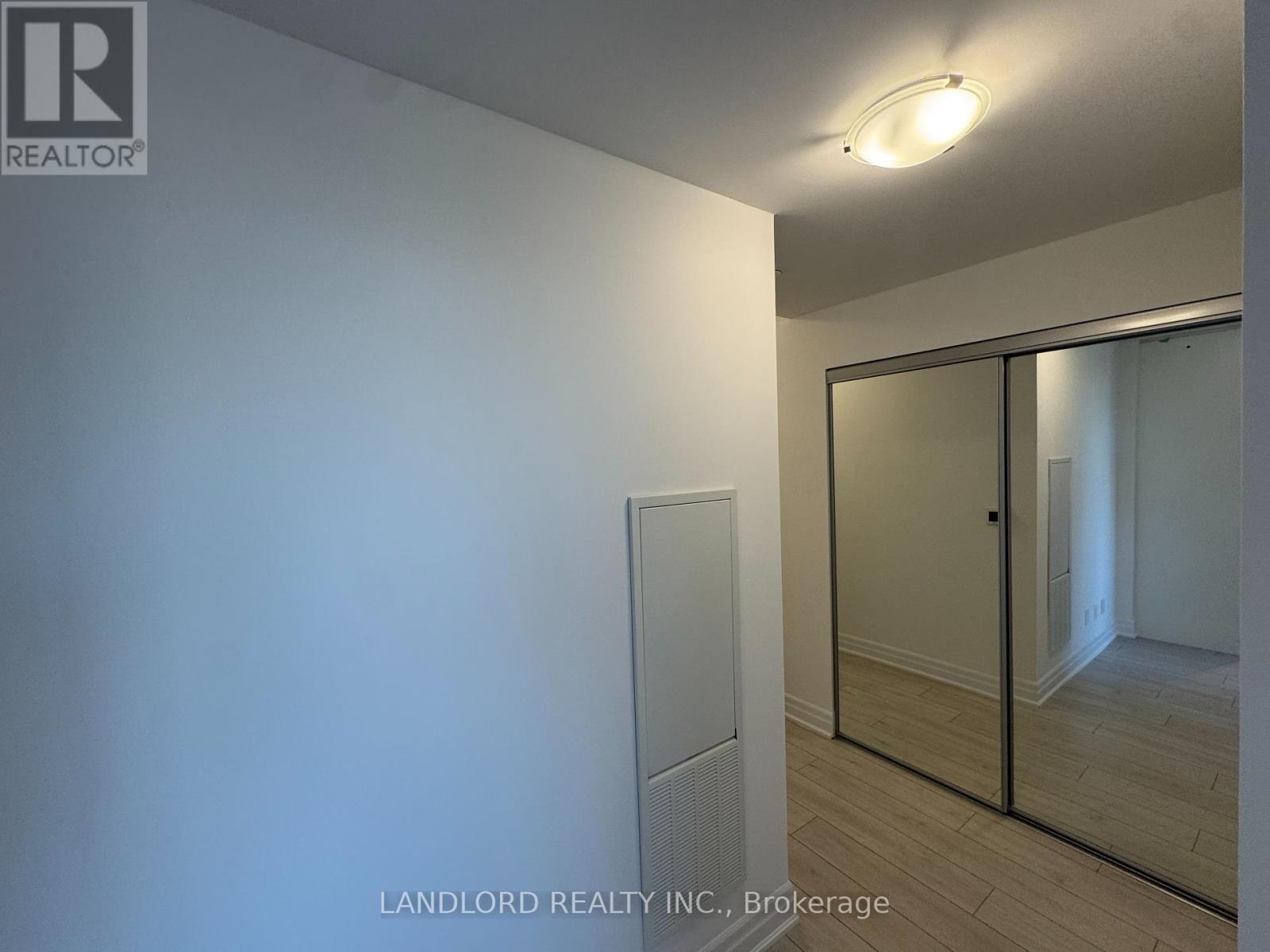 Photo 19 of 1204 30 Elm Drive W, Mississauga ON