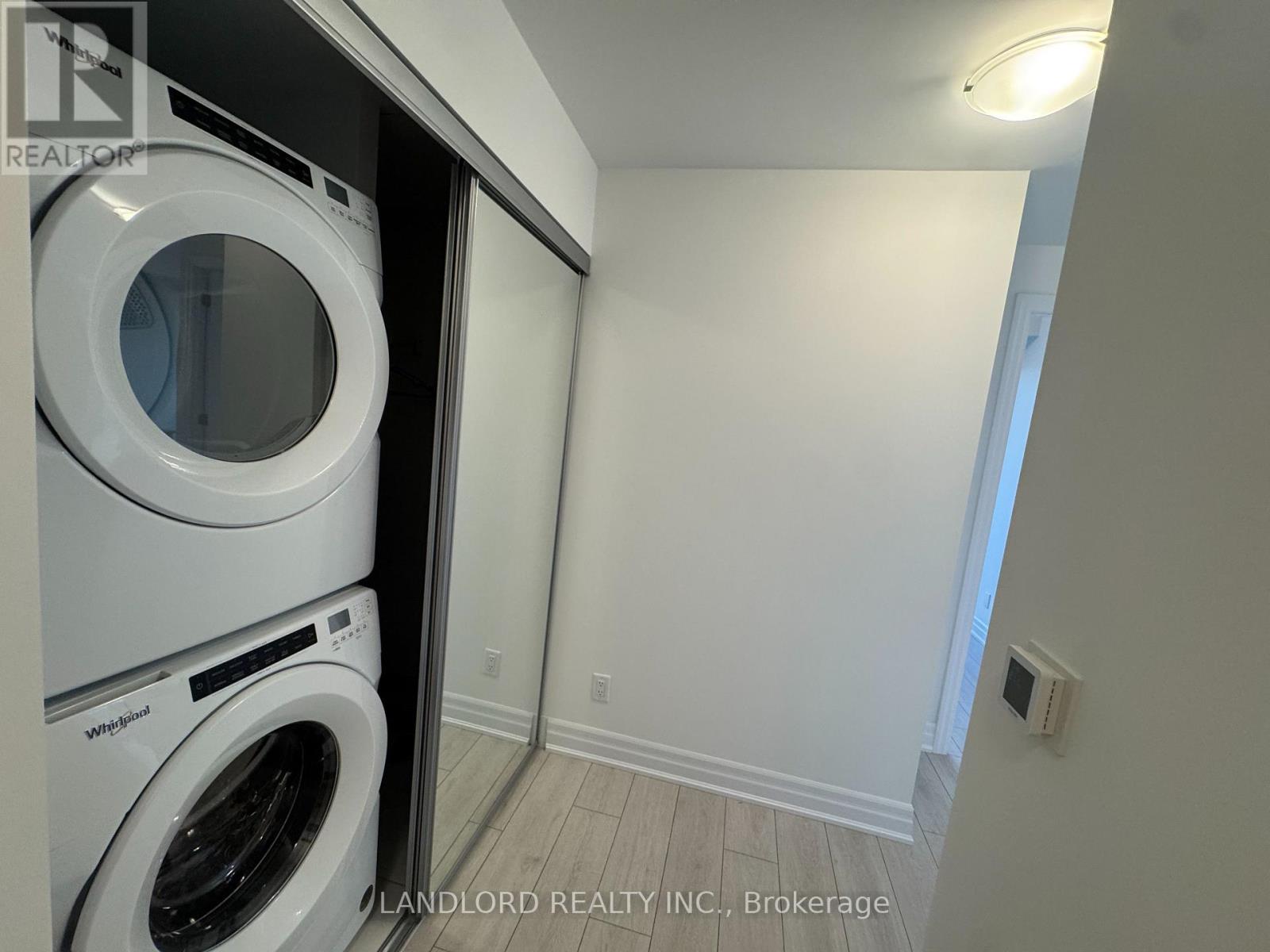 Photo 6 of 1204 30 Elm Drive W, Mississauga ON
