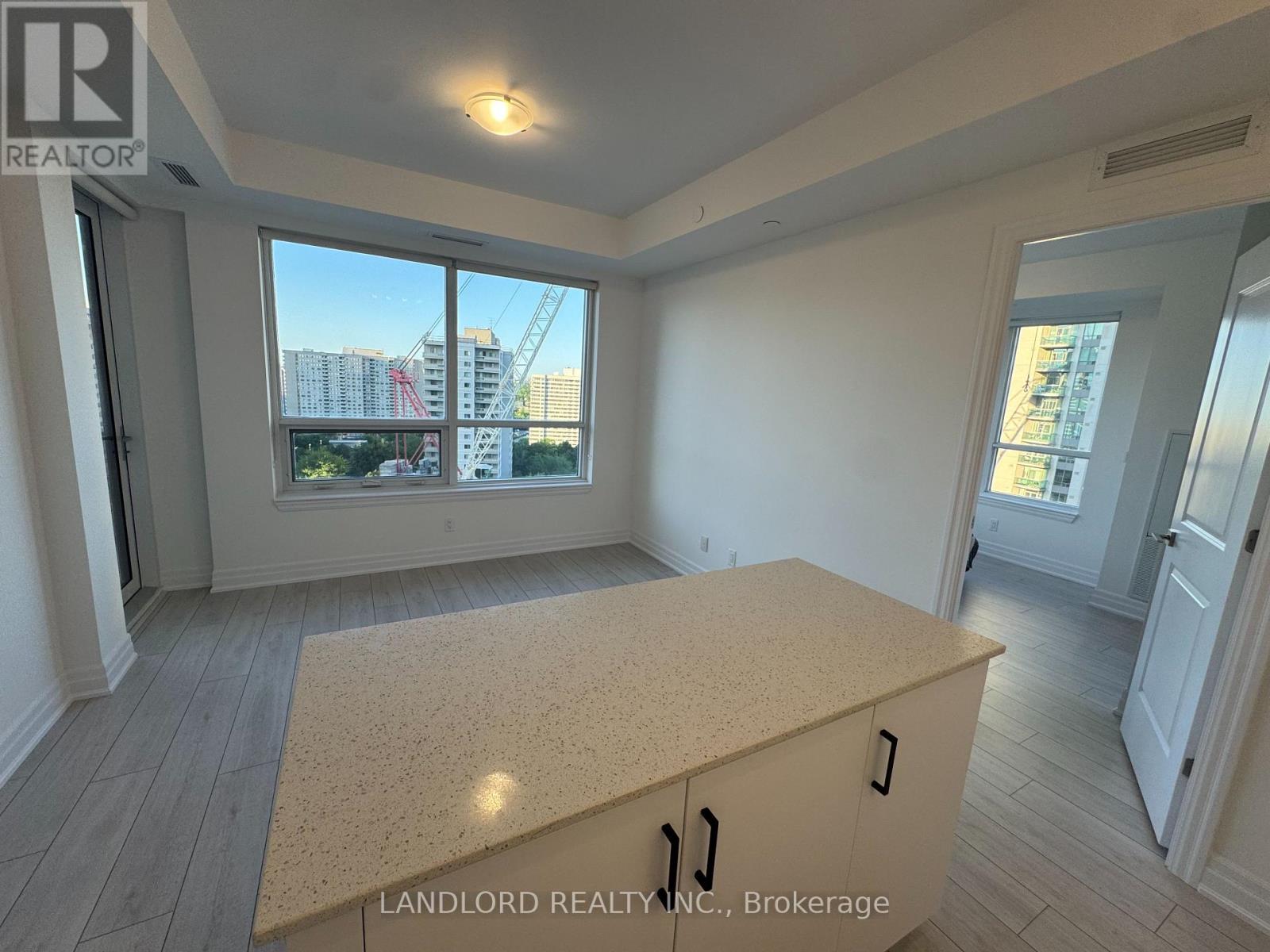 Photo 13 of 1204 30 Elm Drive W, Mississauga ON