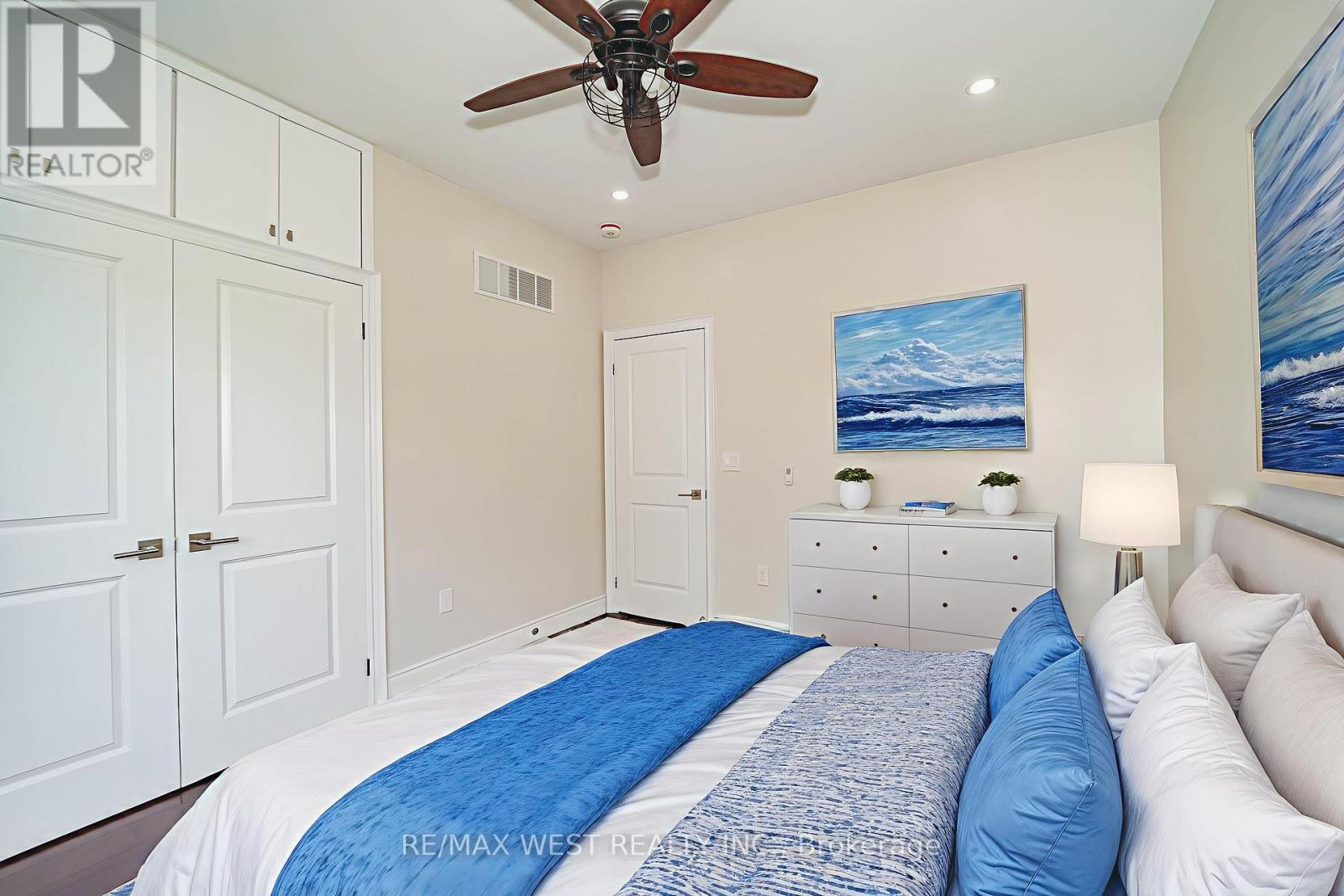 Photo 13 of 106 Celestine Drive, Toronto ON