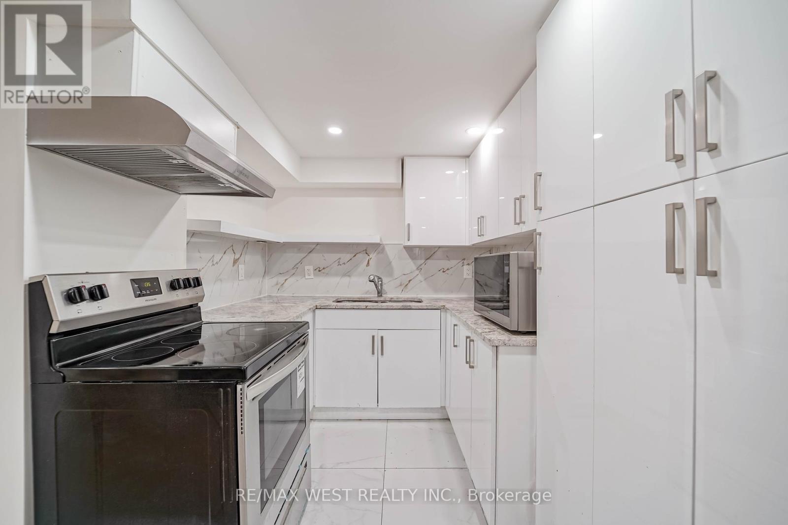 Photo 14 of 106 Celestine Drive, Toronto ON