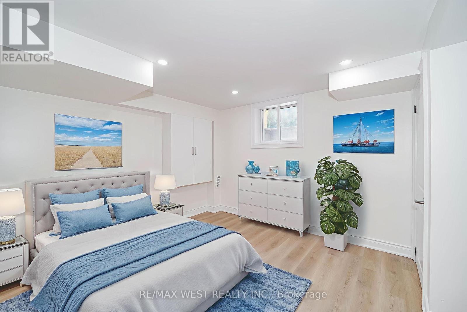 Photo 2 of 106 Celestine Drive, Toronto ON