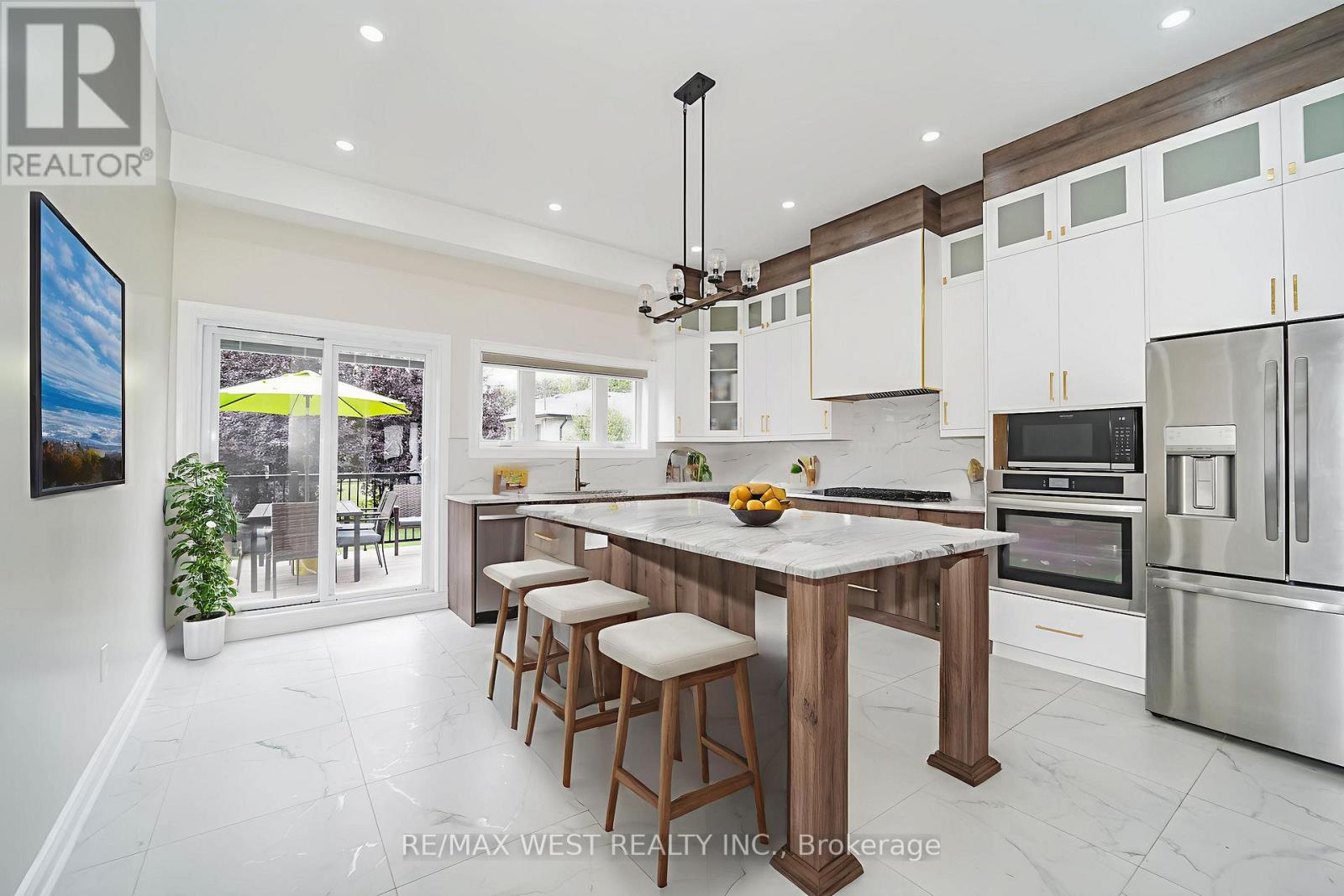 Photo 17 of 106 Celestine Drive, Toronto ON