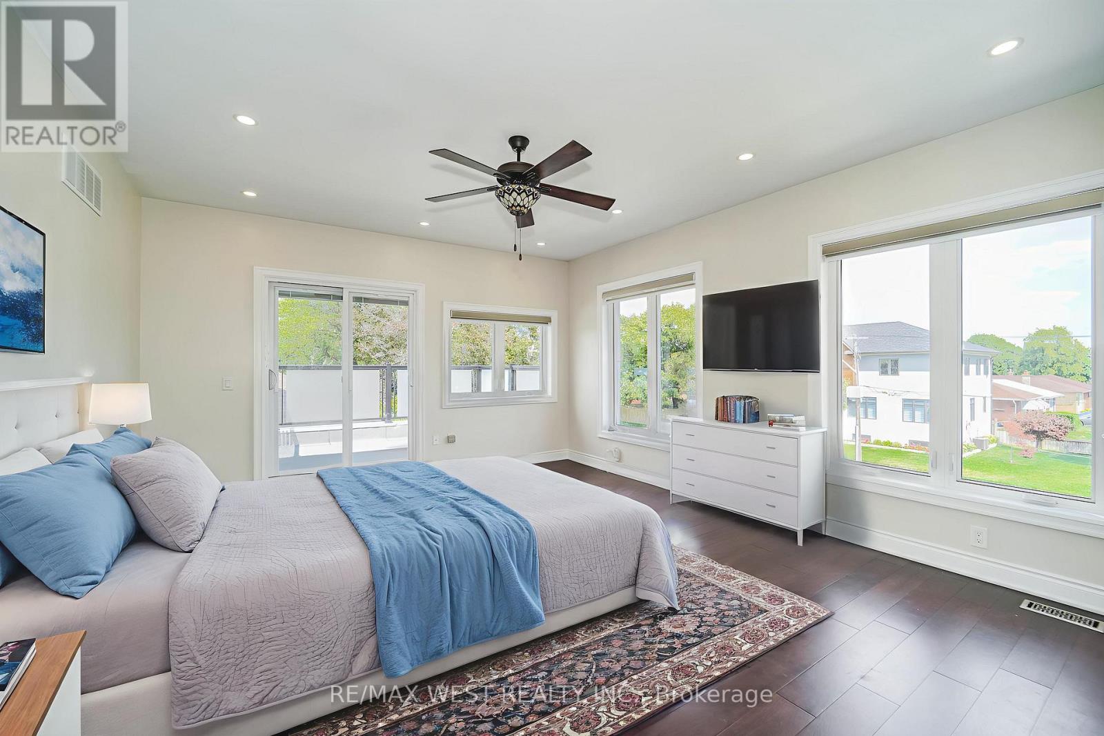 Photo 5 of 106 Celestine Drive, Toronto ON