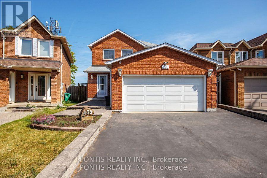 Photo 4 of 438 Aberfoyle Court, Mississauga ON
