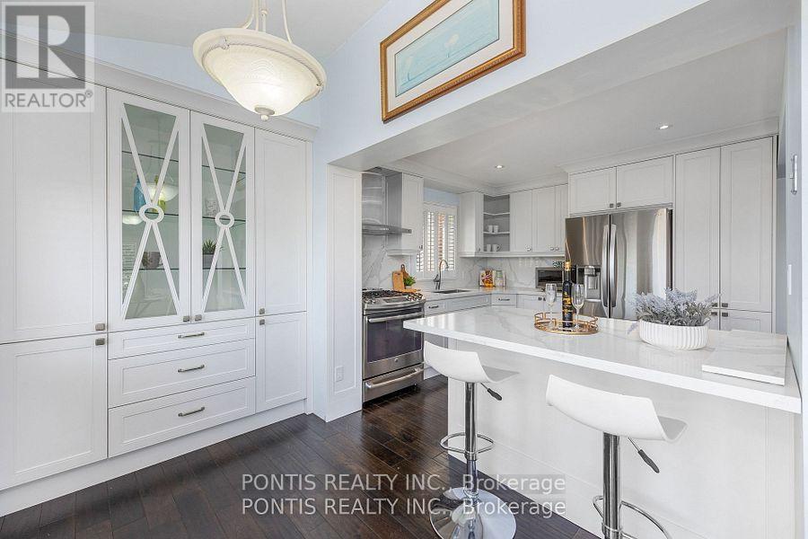 Photo 19 of 438 Aberfoyle Court, Mississauga ON