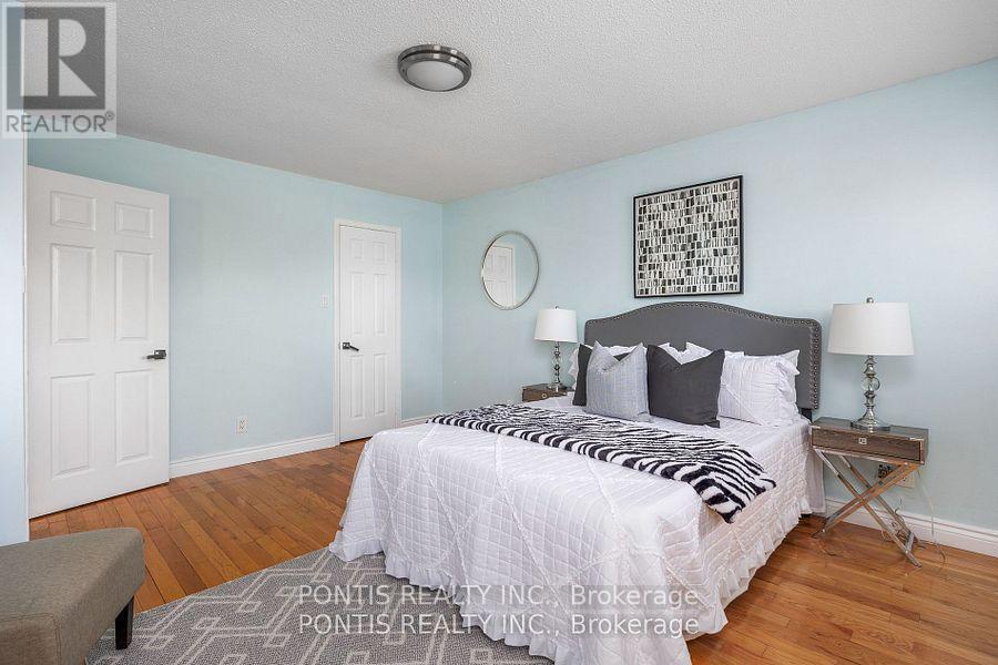 Photo 14 of 438 Aberfoyle Court, Mississauga ON