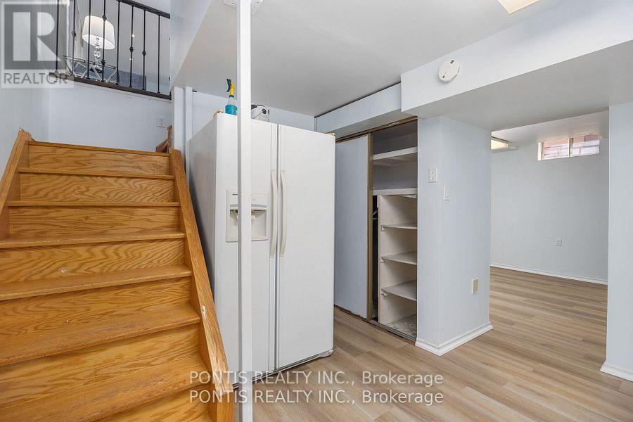 Photo 30 of 438 Aberfoyle Court, Mississauga ON
