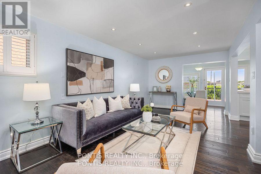 Photo 18 of 438 Aberfoyle Court, Mississauga ON