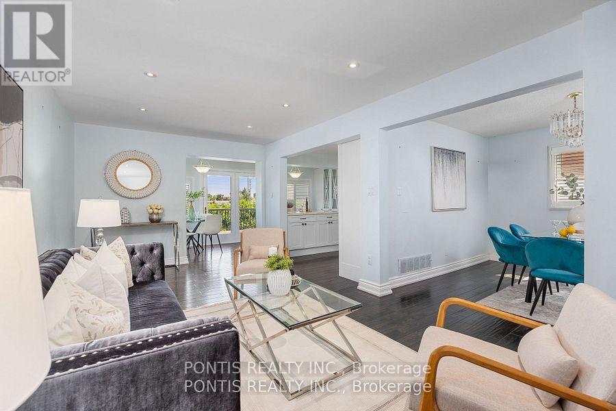 Photo 17 of 438 Aberfoyle Court, Mississauga ON
