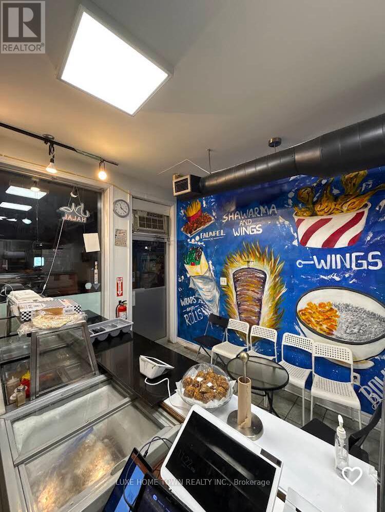 Photo 1 of 5 3308 Lake Shore Boulevard W, Toronto ON