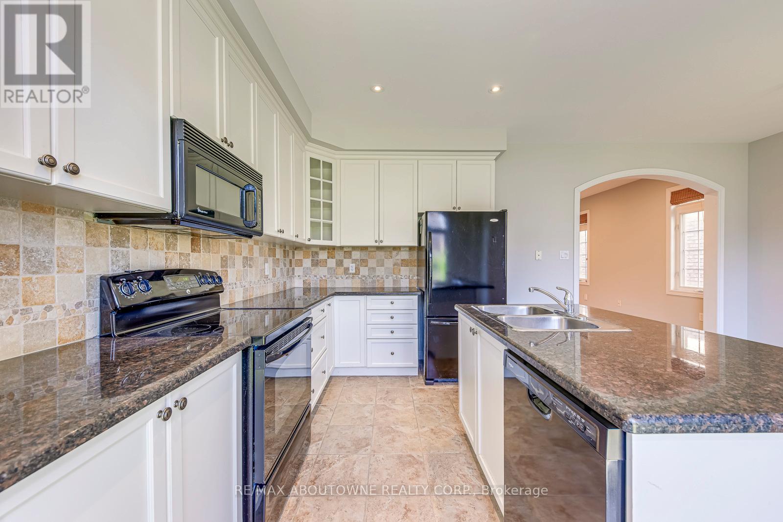Photo 7 of 1254 Craigleith Road, Oakville ON