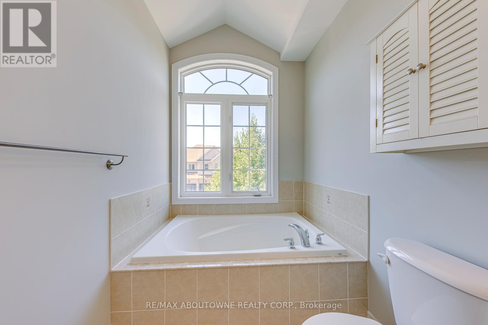 Photo 14 of 1254 Craigleith Road, Oakville ON