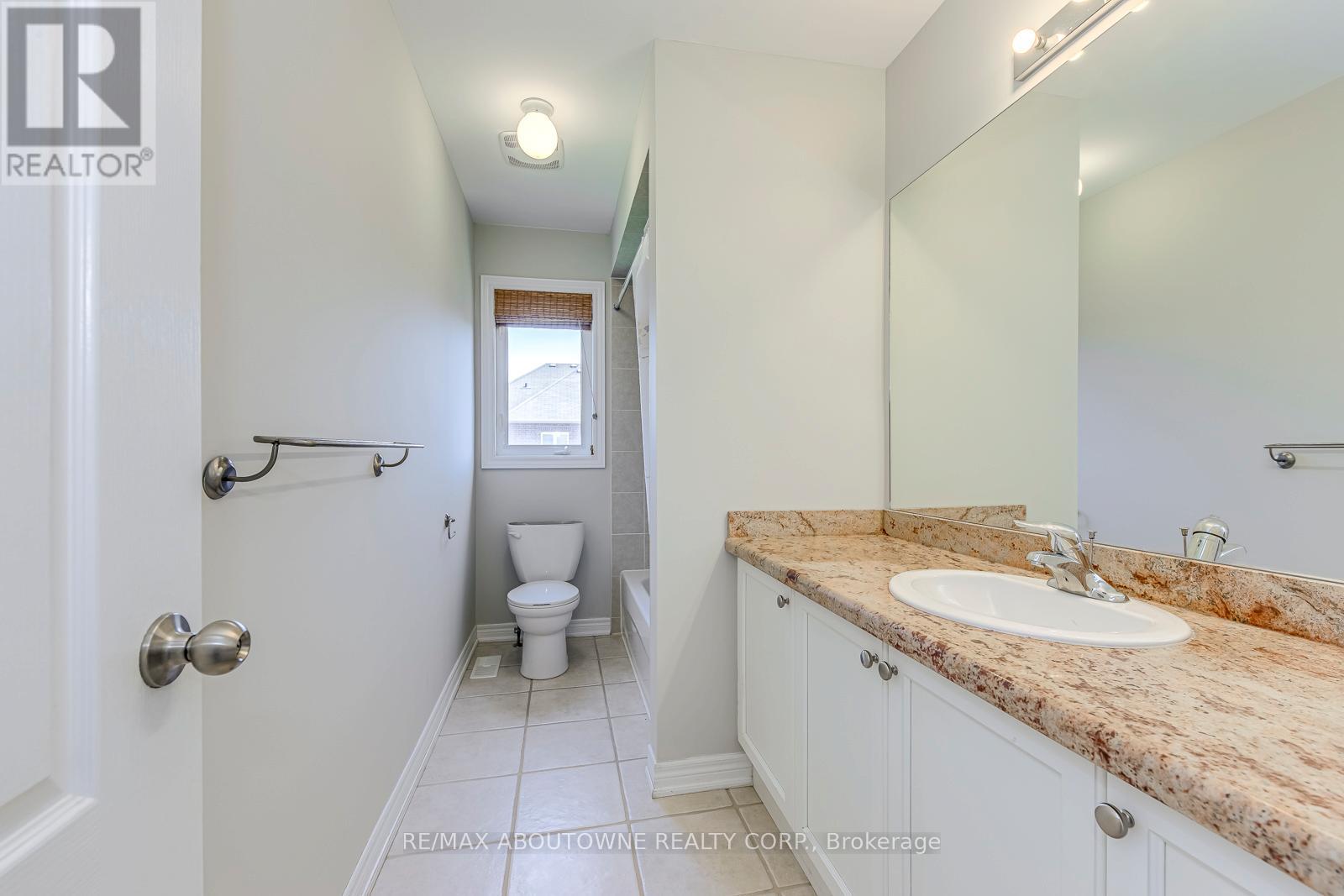 Photo 13 of 1254 Craigleith Road, Oakville ON