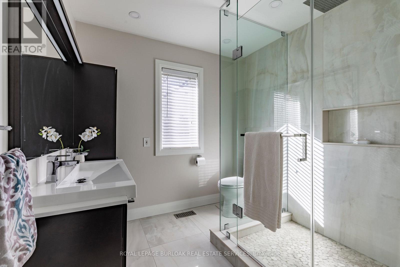 Photo 24 of 1486 Myron Drive, Mississauga ON