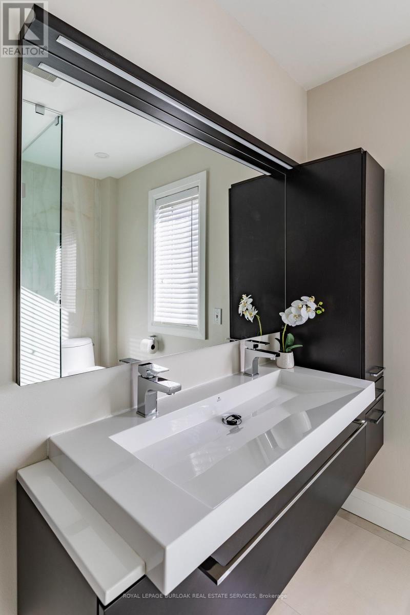 Photo 11 of 1486 Myron Drive, Mississauga ON