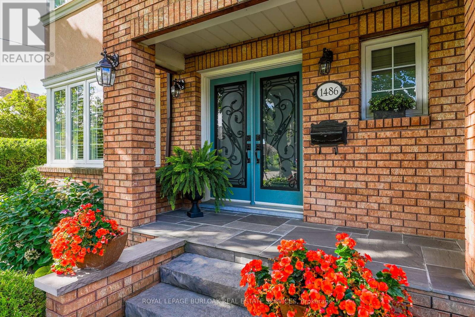 Photo 8 of 1486 Myron Drive, Mississauga ON