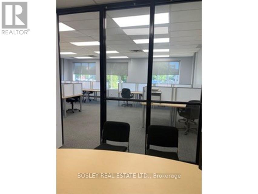 Photo 4 of 100 4283 Village Centre Court, Mississauga ON