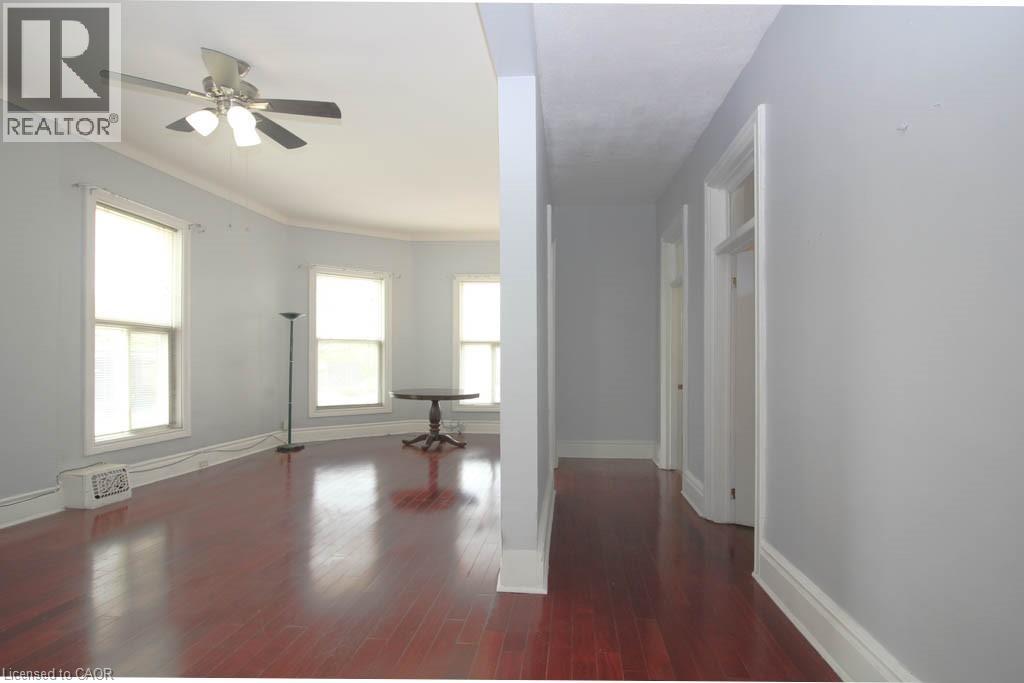Photo 9 of 83 Walnut Street S Unit Upper Level, Hamilton ON